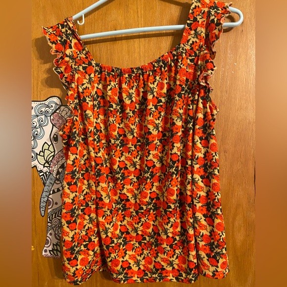 Selling a cute tank top! - Picture 3 of 3